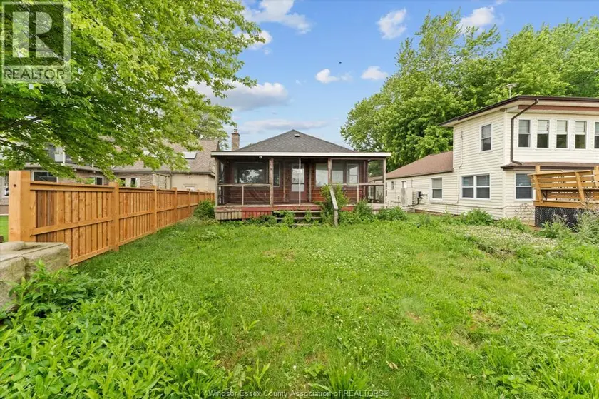 Detached at 390 EAST BEACH, Leamington