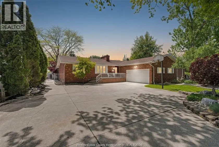 Detached at 274 IRWIN, Essex