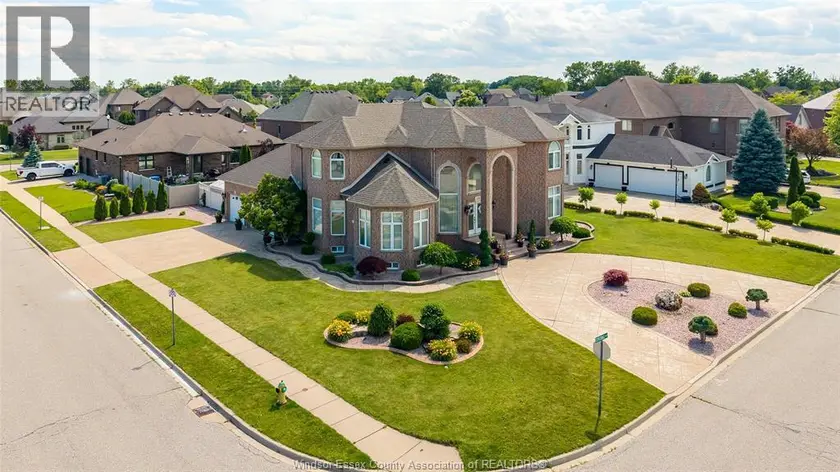 Detached at 498 CLYDESDALE, Lakeshore