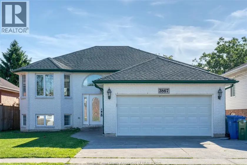 Detached at 3867 CLARA AVENUE, Windsor