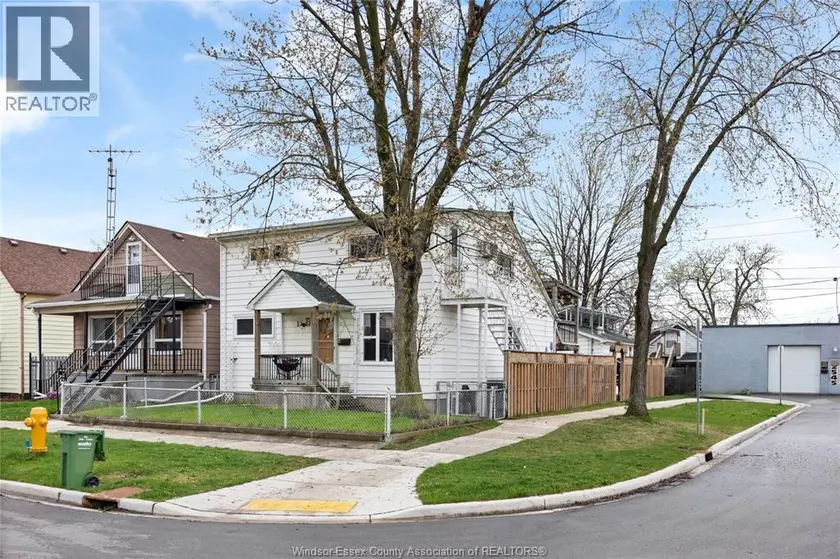 Detached at 1361 ALBERT, Windsor