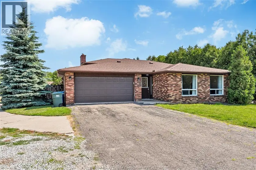 Detached at 1114 COUNTY RD 22, Lakeshore