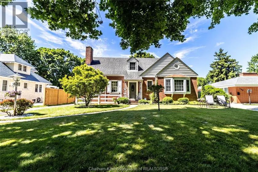 Detached at 310 VICTORIA AVENUE, Chatham