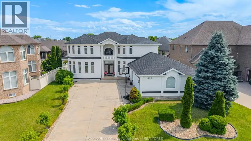Detached at 500 CLYDESDALE, Lakeshore