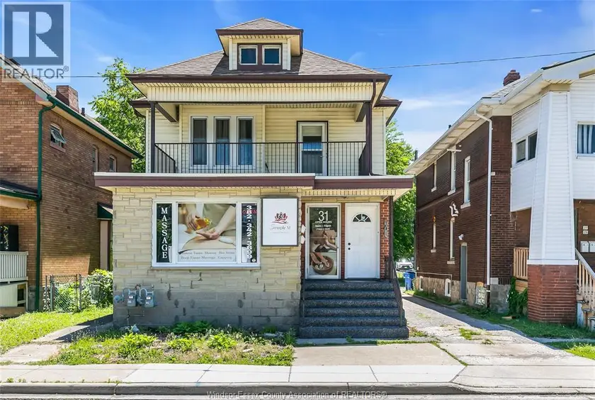 Detached at 31-33 GILES East, Windsor