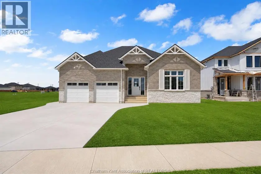 Detached at 207 Rosewood CRESCENT, Chatham