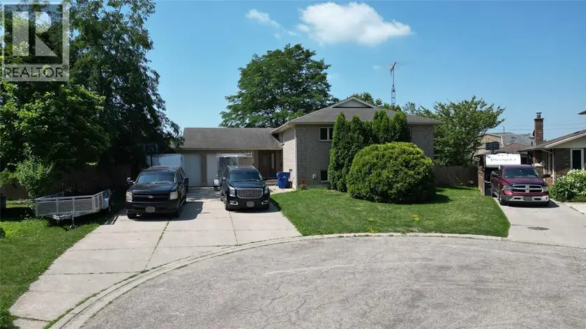 Detached at 124 PADDOCK ROAD, Wallaceburg