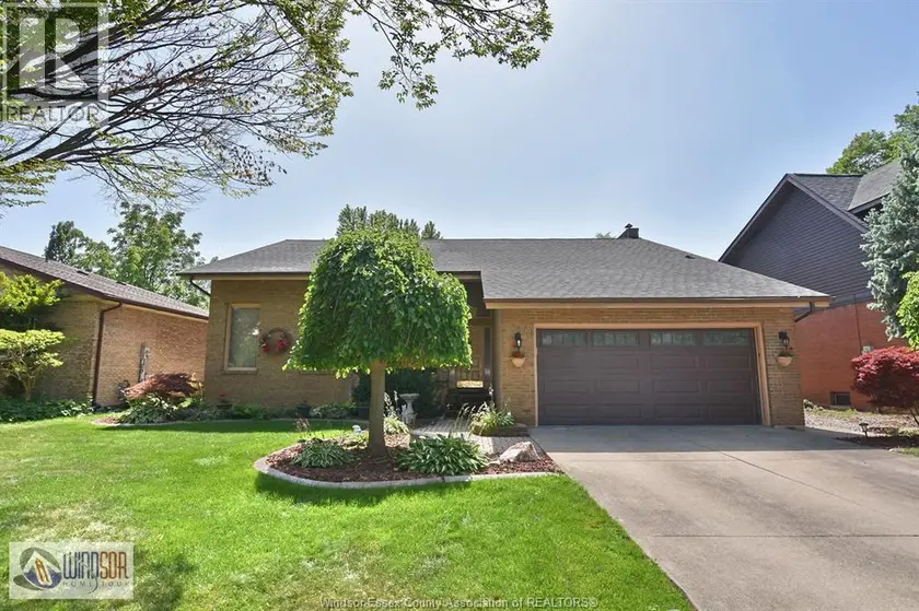 Detached at 3915 VILLA BORGHESE DRIVE, Windsor