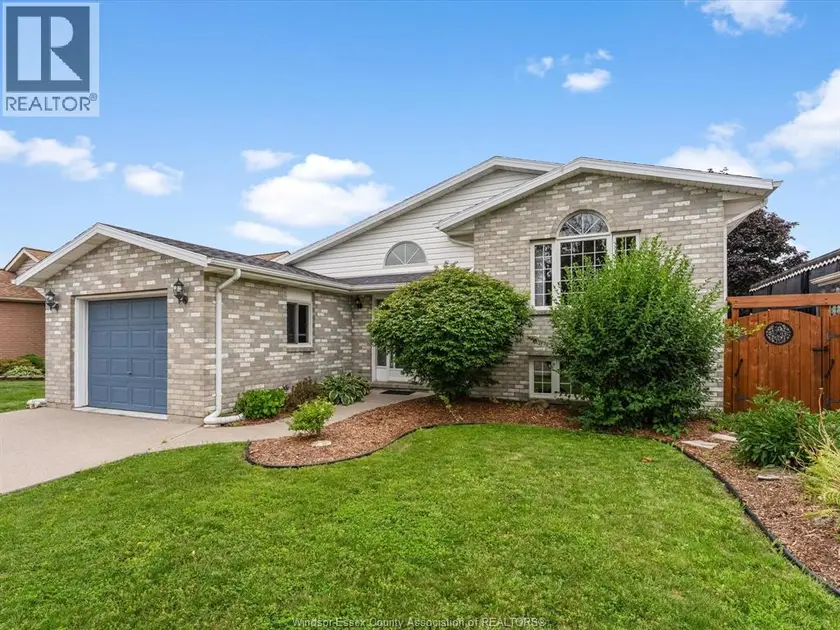 Detached at 1553 BLAIRWOOD CRESCENT, Windsor