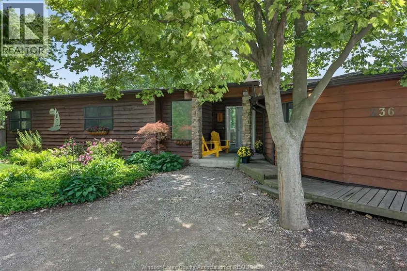 Detached at 236 Deerbrook DRIVE, Lakeshore