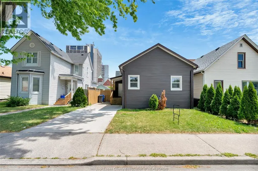Detached at 442 CHURCH, Windsor