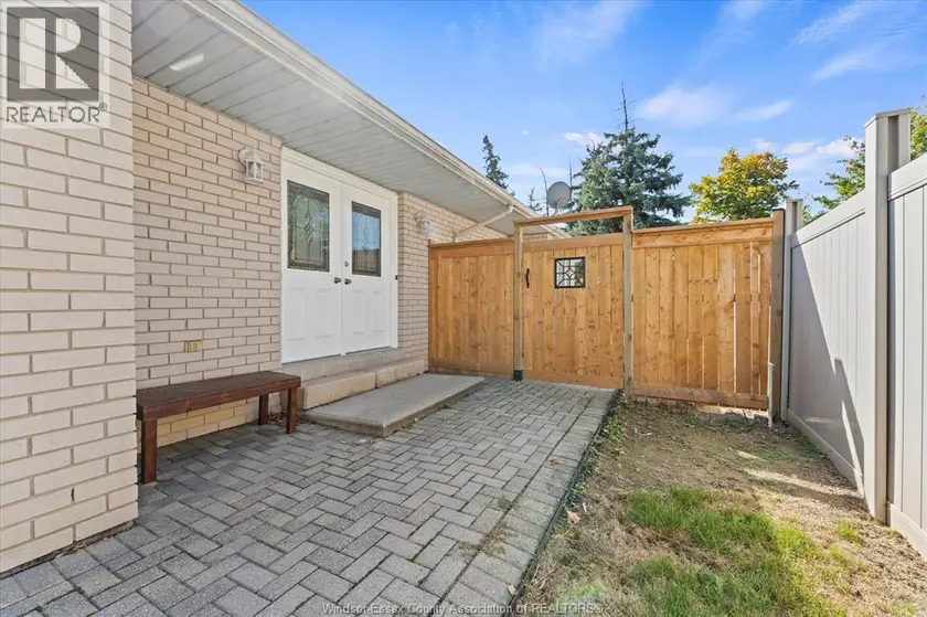 Semi-Detached/Link at 1467 GUILDWOOD CRESCENT, LaSalle