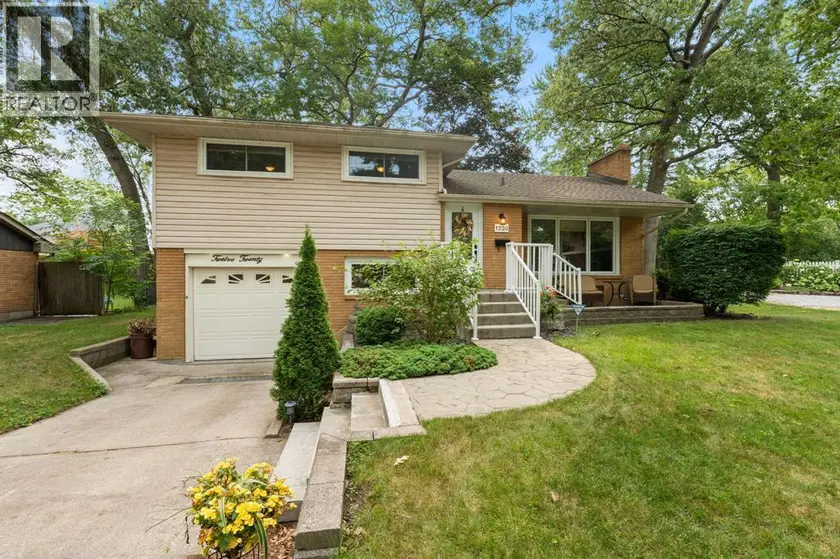 Detached at 1220 RIDGEWOOD DRIVE, Sarnia