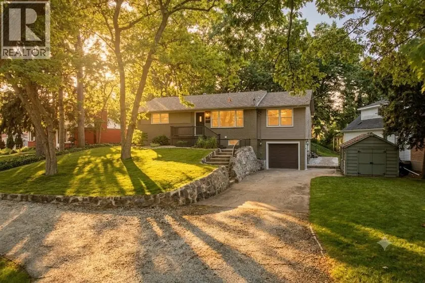 Detached at 743 Errol ROAD East, Sarnia