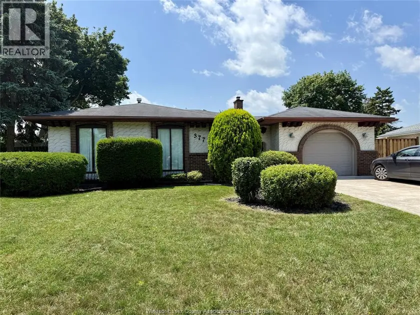 Detached at 377 Fairway, St. Clair Beach