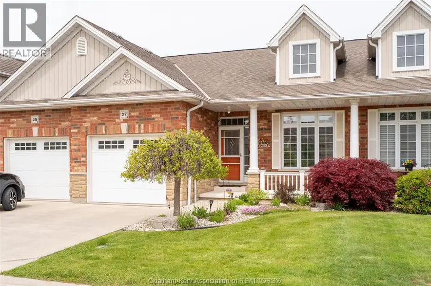 Townhouse at 27 McIntosh AVENUE, Chatham