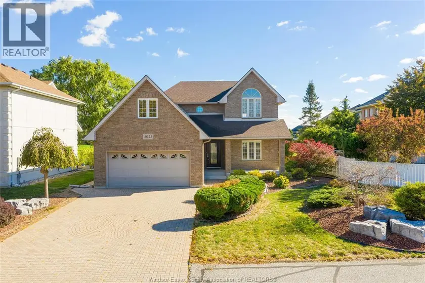 Detached at 5023 SOUTHWOOD LAKES BOULEVARD, Windsor