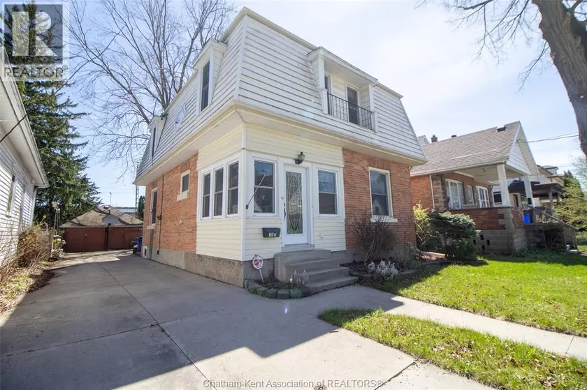 Detached at 132 Patteson AVENUE, Chatham