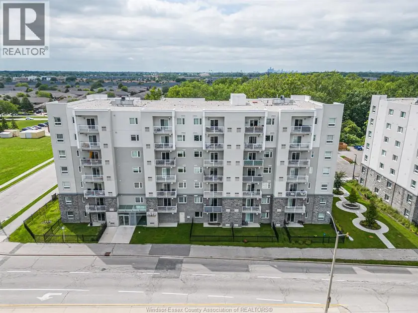 Apartment at 1675 BANWELL Unit# 507, Windsor