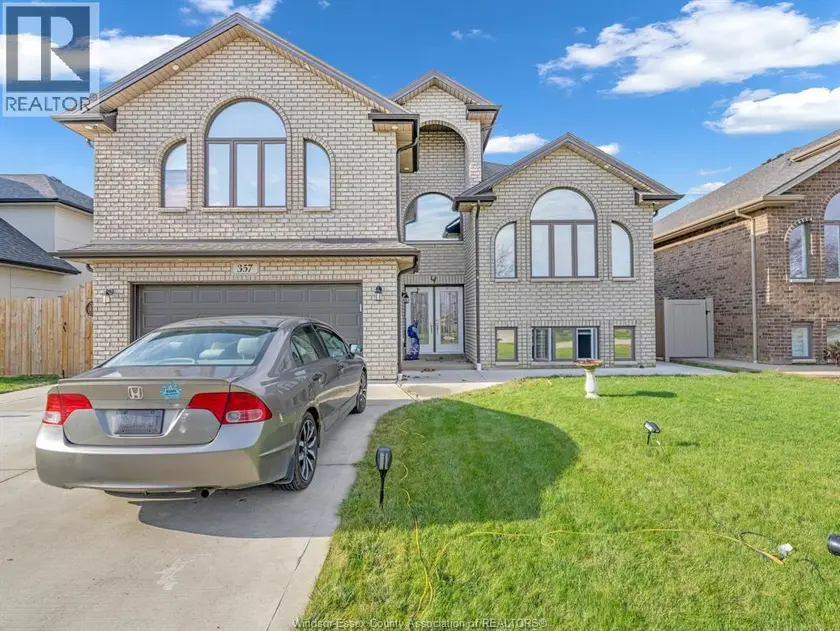 Detached at 357 COUNTY RD 2, Lakeshore
