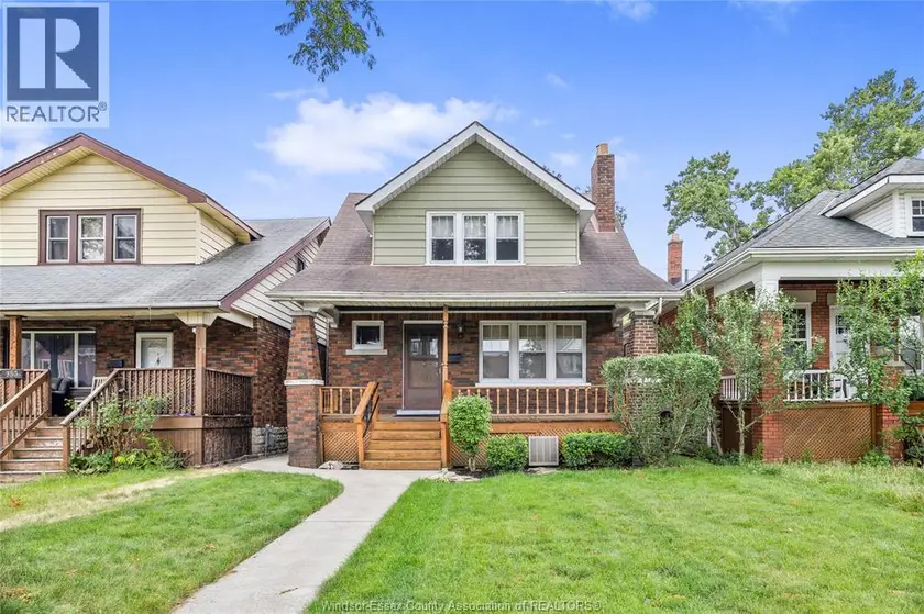 Detached at 947 BRUCE AVENUE, Windsor