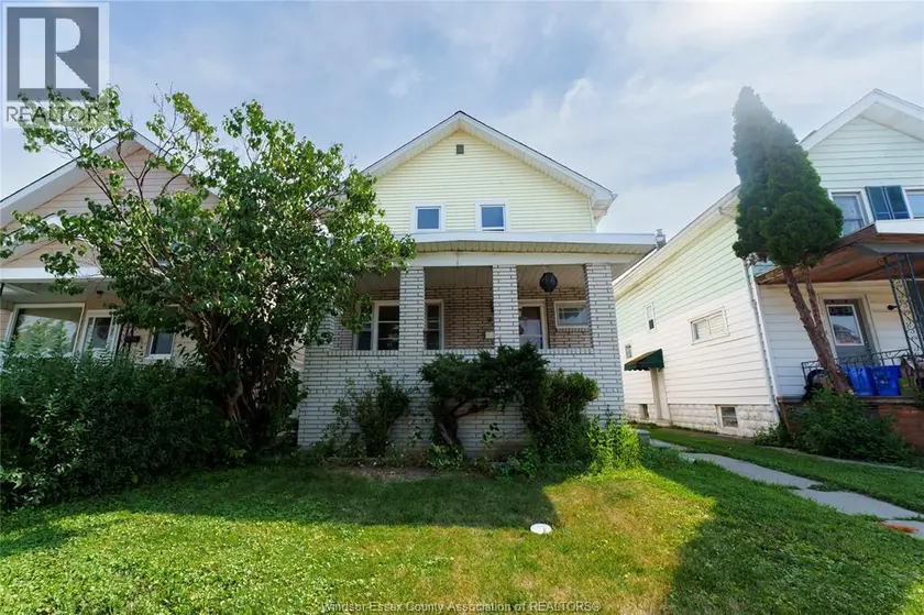 Detached at 950 ELSMERE, Windsor