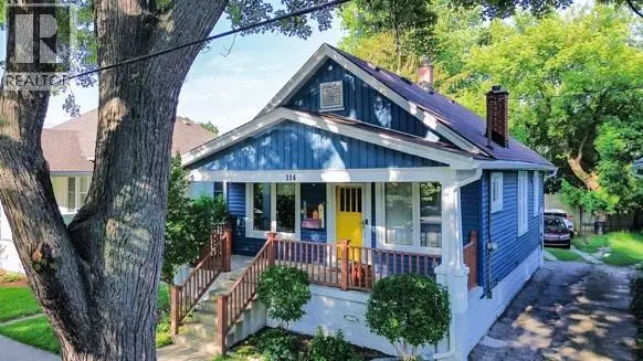 Detached at 114 COLLEGE N AVENUE North, Sarnia