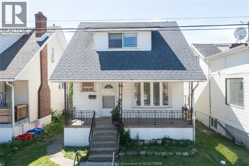Detached at 1333 WYANDOTTE STREET, Windsor