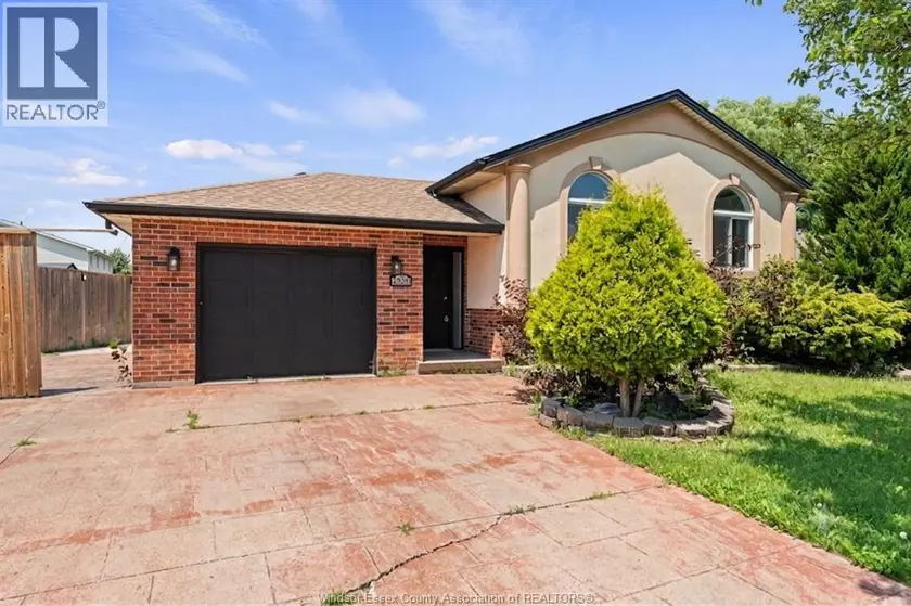 Detached at 1320 HANSEN CRESCENT, Windsor