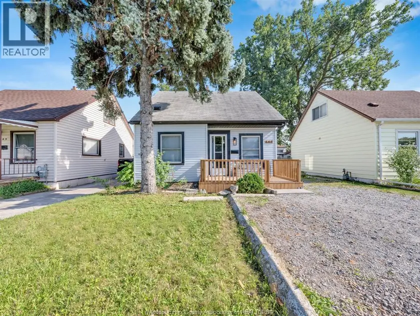 Detached at 643 CHARLES STREET, Windsor