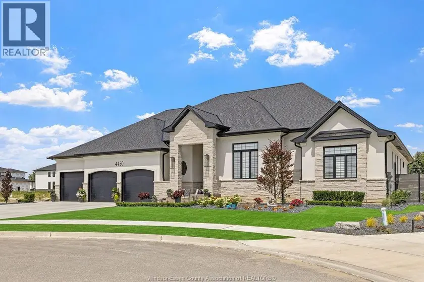 Detached at 4450 CATERINA CRESCENT, LaSalle