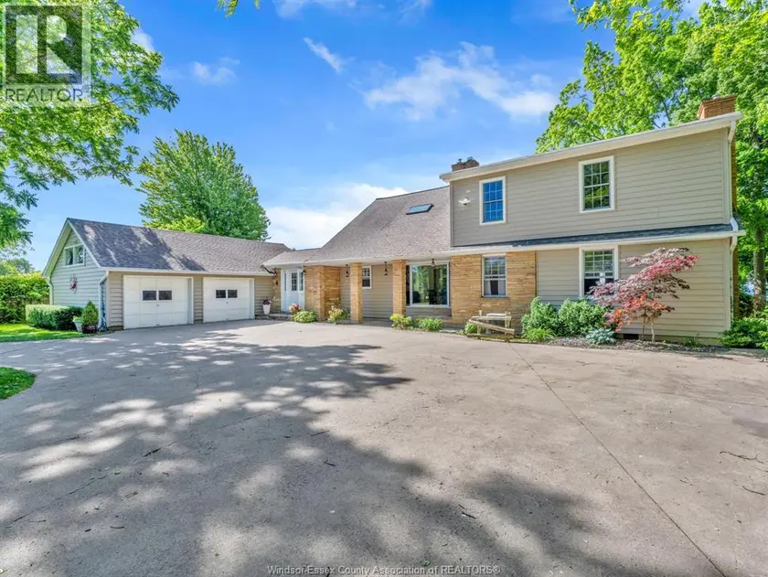 Detached at 388 SEACLIFF DRIVE West, Leamington