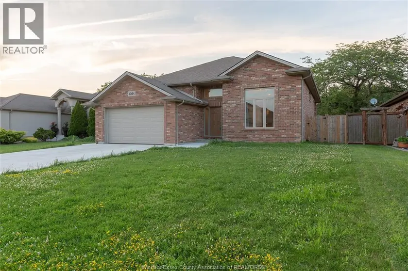 Detached at 1364 MATTHEW CRESCENT, Lakeshore