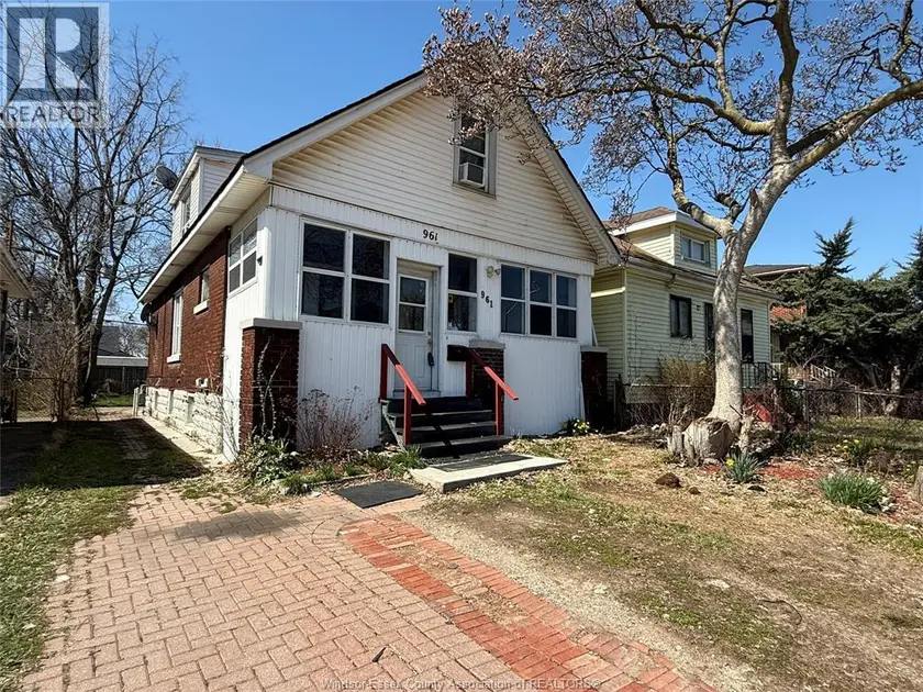 Detached at 961 CAMPBELL, Windsor