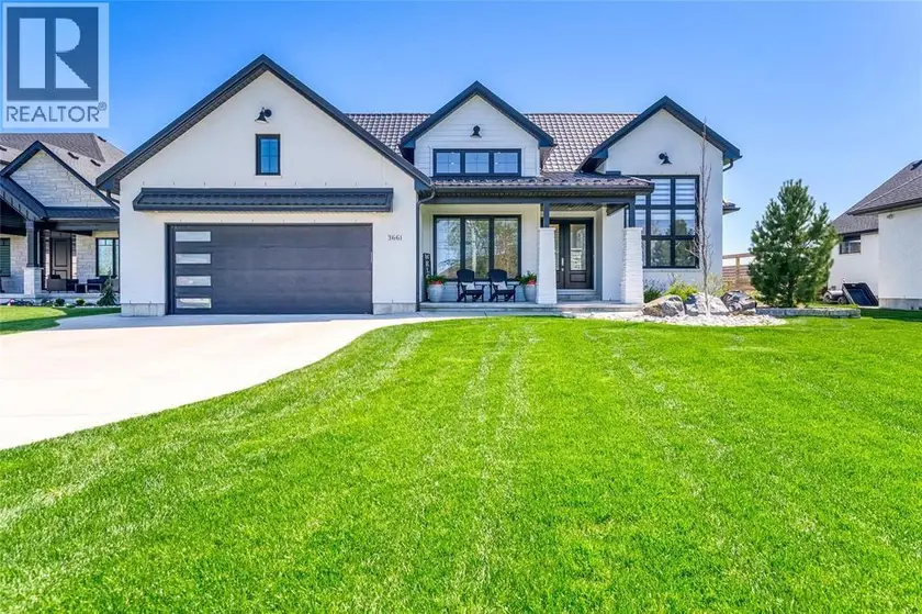 Detached at 3661 EGREMONT ROAD, Plympton-Wyoming