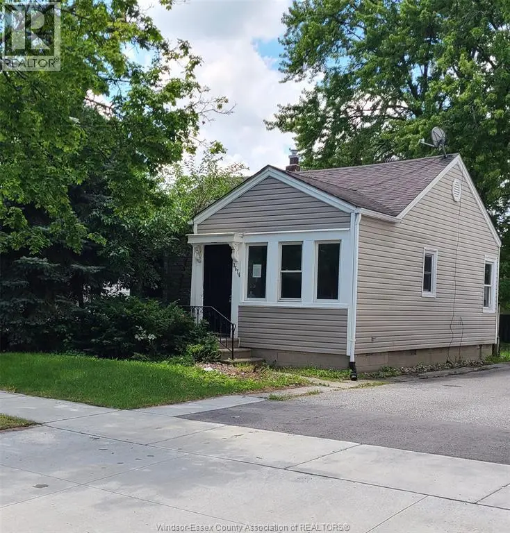 Detached at 3576 Barrymore LANE, Windsor