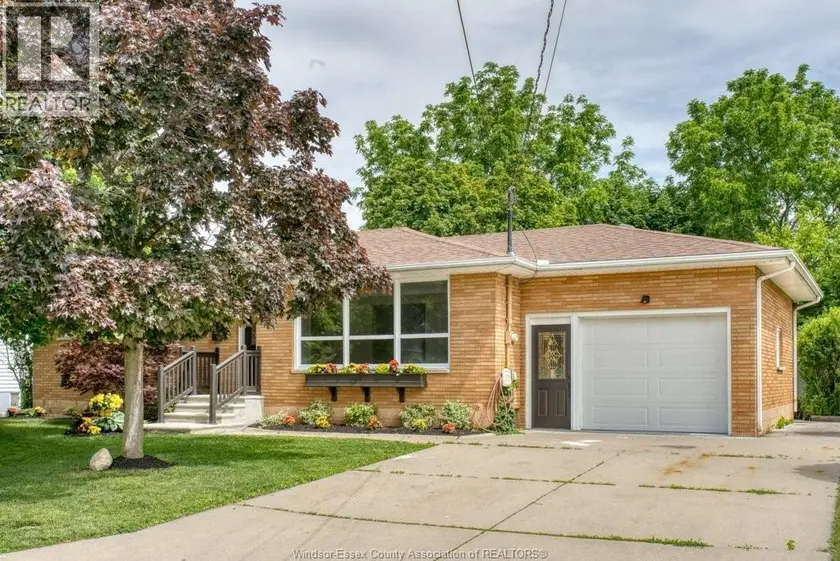Detached at 68 MCCALLUM, Kingsville