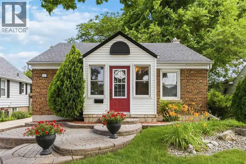 Detached at 322 COBDEN STREET, Sarnia