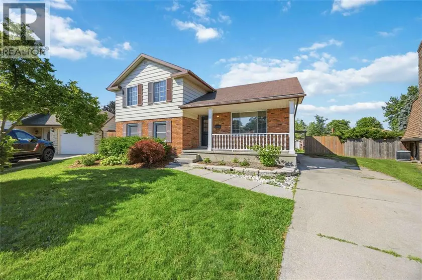 Detached at 1076 BRIMWOOD CRESCENT, Sarnia