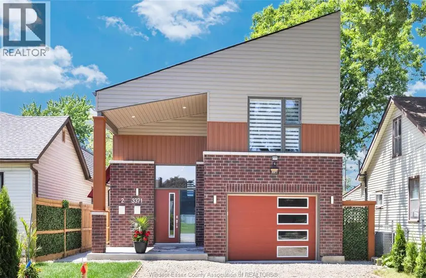 Multiplex at 3371 BYNG, Windsor