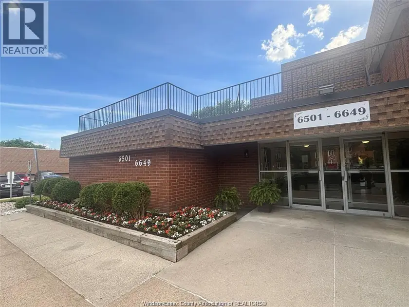 Apartment at 6639 THORNBERRY Unit# 389, Windsor