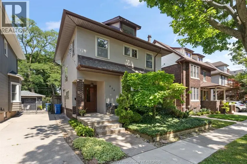 Detached at 858 CHILVER, Windsor