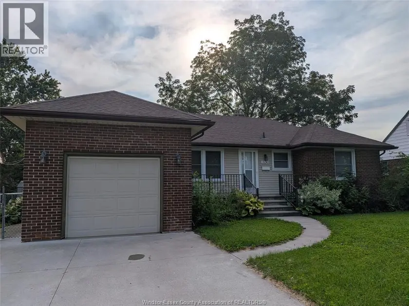 Detached at 3130 ACADEMY DRIVE, Windsor