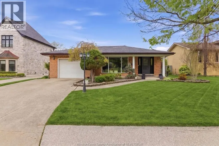 Detached at 362 PENTILLY, Tecumseh