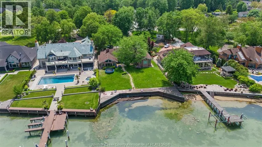 Detached at 410 RUSSELL WOODS ROAD, Lakeshore