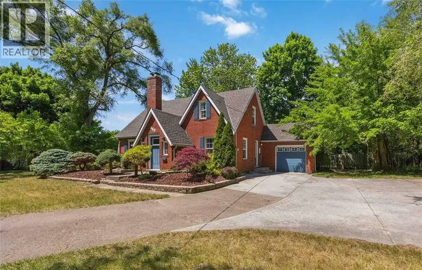 Detached at 860 LONDON ROAD, Sarnia