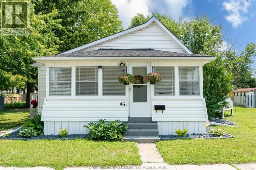 Detached at 461 Selkirk STREET, Wallaceburg