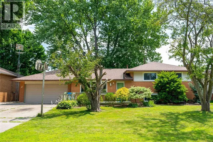 Detached at 8 PARRY DRIVE, Chatham