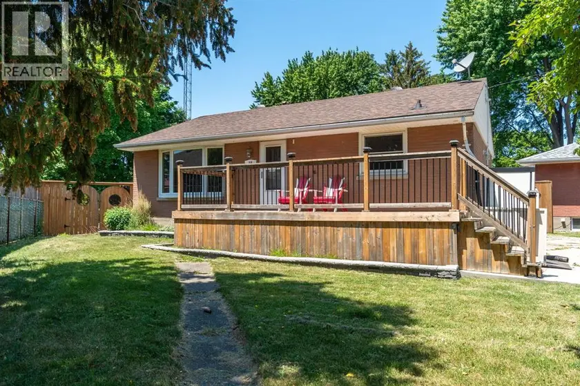 Detached at 18 TWEEDSMUIR AVENUE, Sarnia