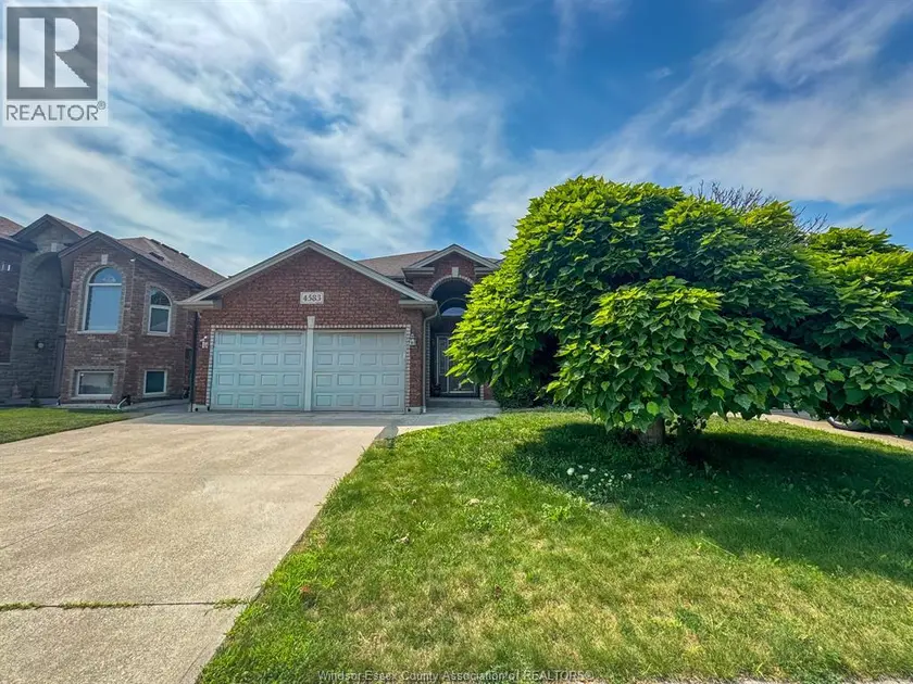 Detached at 4583 HELSINKI, Windsor
